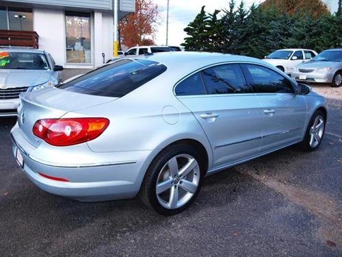 Volkswagen CC 2011 photo 2