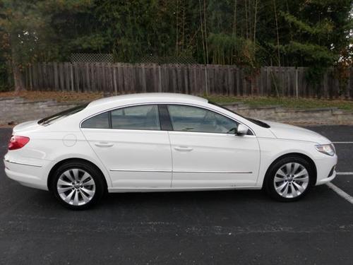Volkswagen CC 2011 photo 1