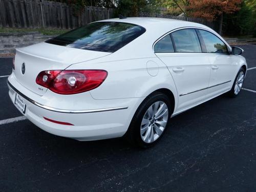 Volkswagen CC 2011 photo 2