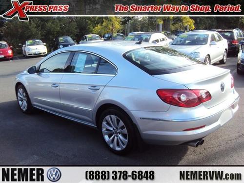 Volkswagen CC 2011 photo 1