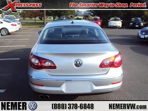 Volkswagen CC 2011 photo 2