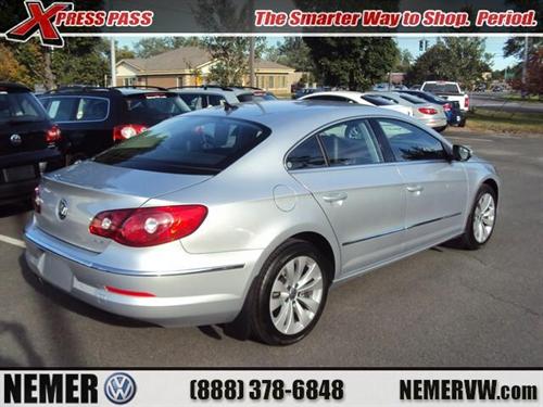 Volkswagen CC 2011 photo 3