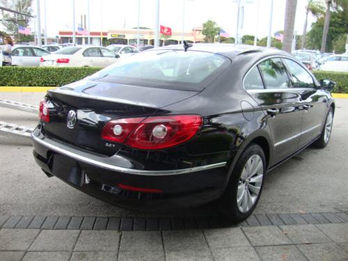 Volkswagen CC 2011 photo 1