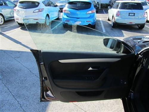 Volkswagen CC 2011 photo 2