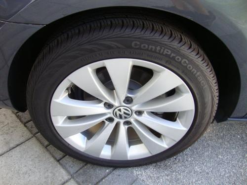 Volkswagen CC 2011 photo 2