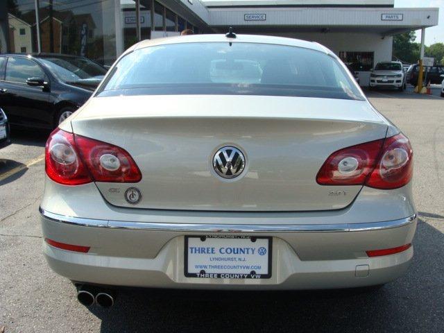 Volkswagen CC 2011 photo 2
