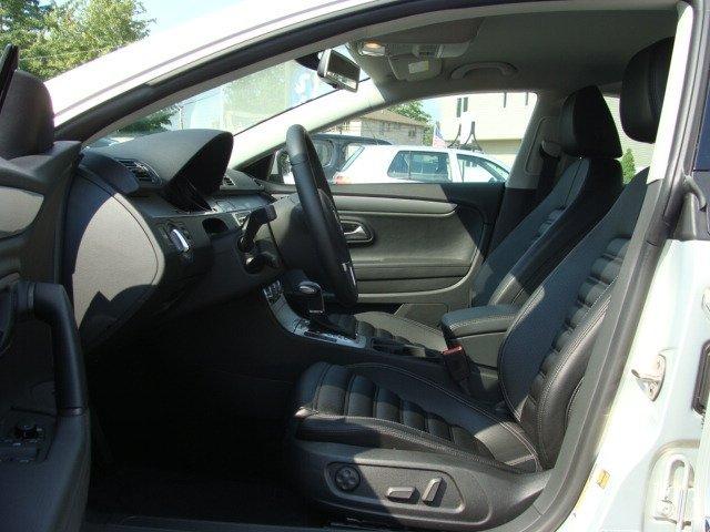 Volkswagen CC 2011 photo 3