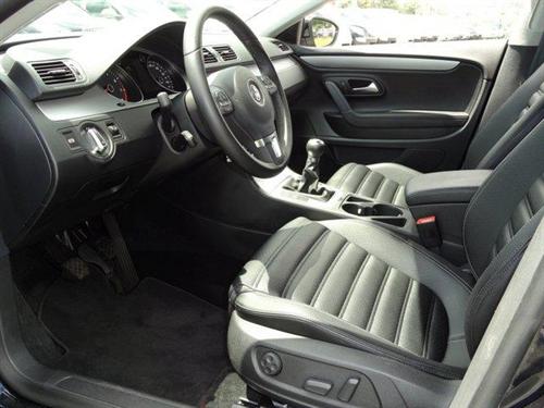 Volkswagen CC 2011 photo 2