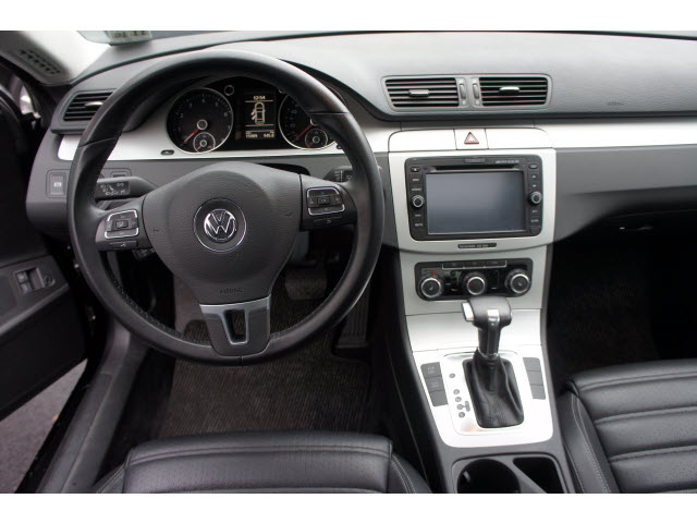 Volkswagen CC 2011 photo 5