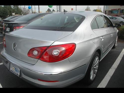 Volkswagen CC 2011 photo 2