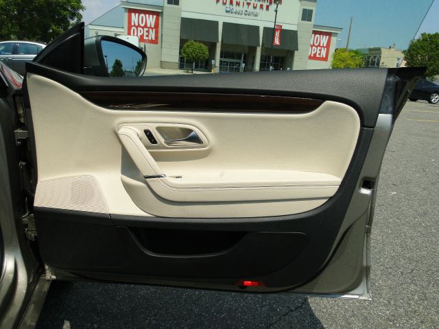 Volkswagen CC 2012 photo 20