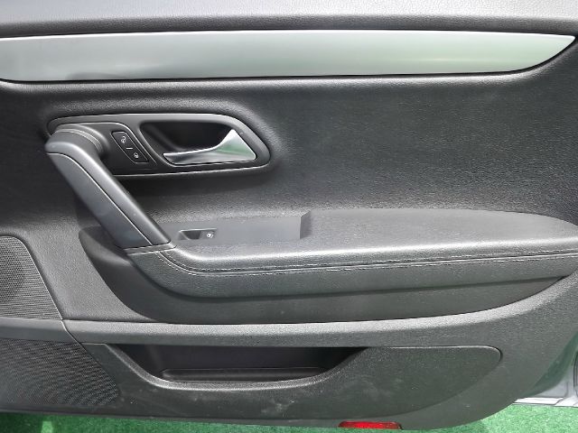 Volkswagen CC 2012 photo 21