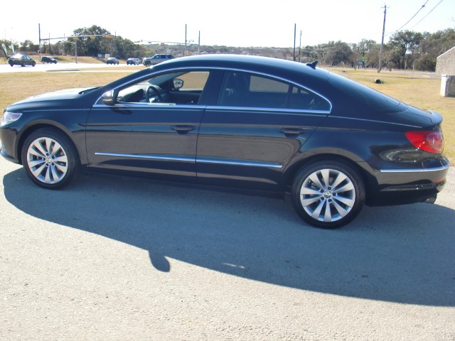 Volkswagen CC 2012 photo 2