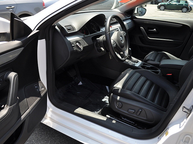 Volkswagen CC 2012 photo 3