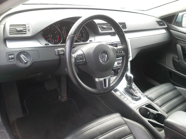 Volkswagen CC 2012 photo 2