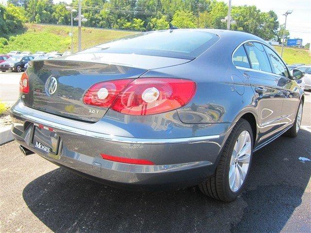 Volkswagen CC 2012 photo 3