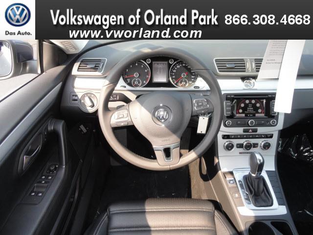 Volkswagen CC 2013 photo 1