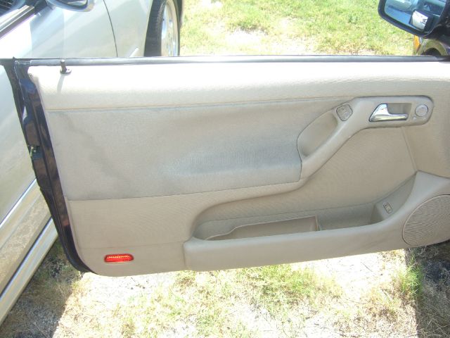 Volkswagen Cabrio 2002 photo 2