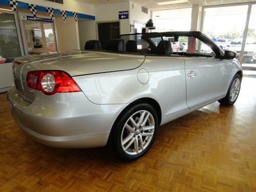 Volkswagen Eos 2009 photo 2