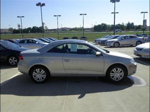 Volkswagen Eos 2009 photo 2