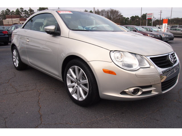 Volkswagen Eos 2010 photo 2