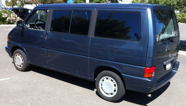 Volkswagen EuroVan 1993 photo 1