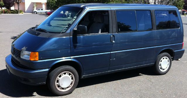 Volkswagen EuroVan 1993 photo 2