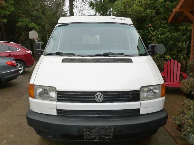 Volkswagen EuroVan 1995 photo 2