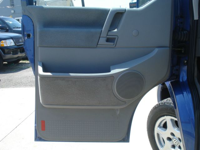 Volkswagen EuroVan 1999 photo 31