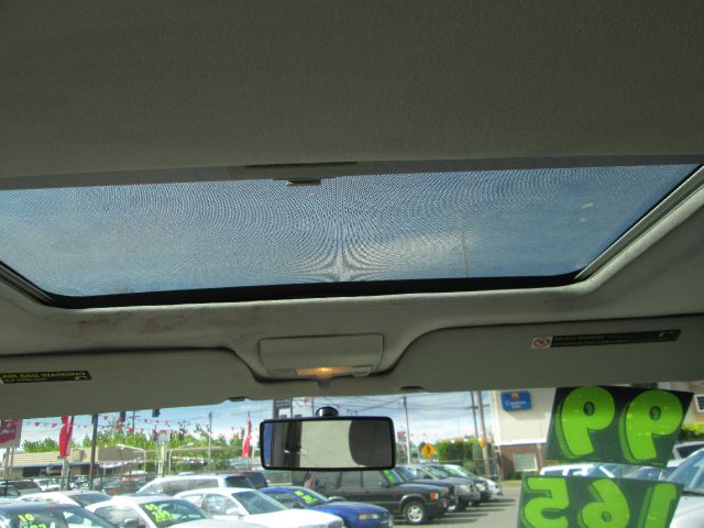 Volkswagen EuroVan Deluxe Sport MiniVan