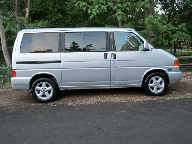 Volkswagen EuroVan 2001 photo 14