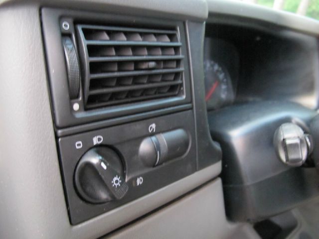 Volkswagen EuroVan 2001 photo 28