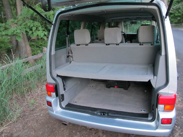 Volkswagen EuroVan 2001 photo 40