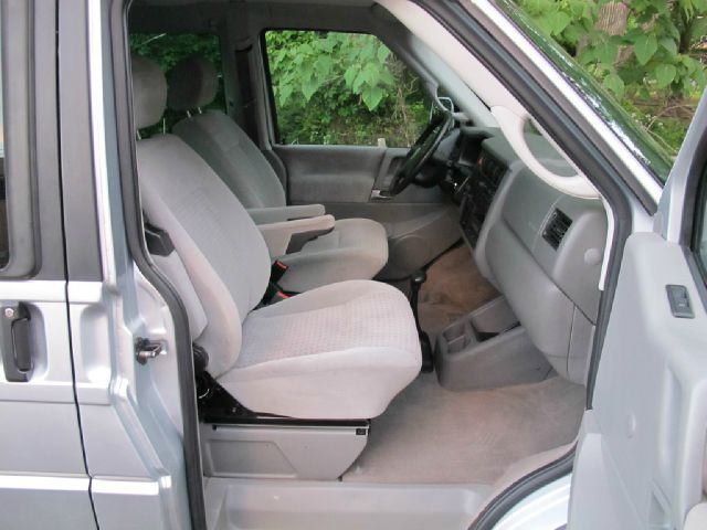 Volkswagen EuroVan 2001 photo 52