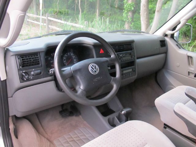 Volkswagen EuroVan 2001 photo 63