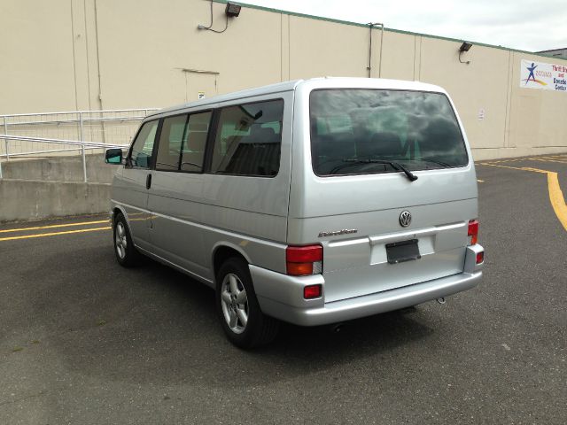 Volkswagen EuroVan 2001 photo 1