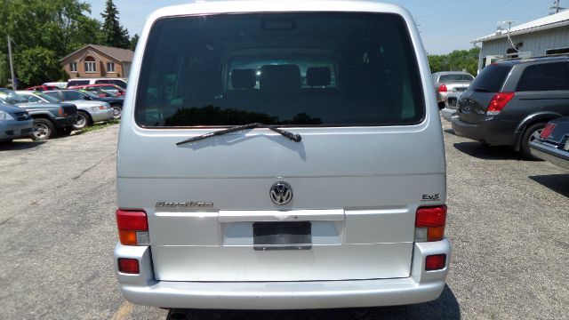 Volkswagen EuroVan 2001 photo 4
