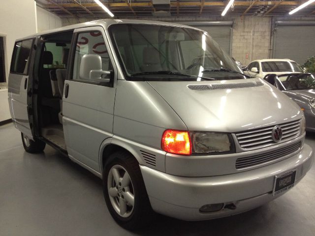 Volkswagen EuroVan 2002 photo 2