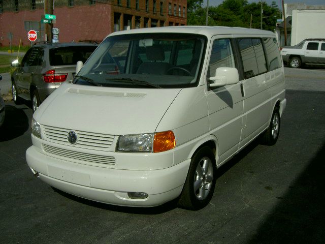 Volkswagen EuroVan 2002 photo 0