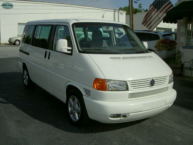 Volkswagen EuroVan 2002 photo 2