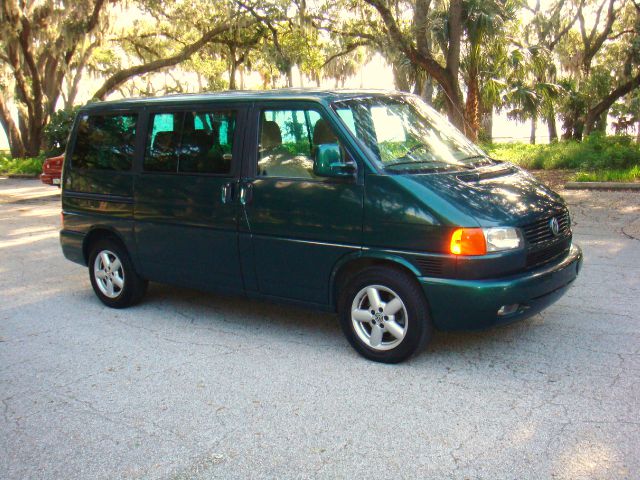 Volkswagen EuroVan 2003 photo 2