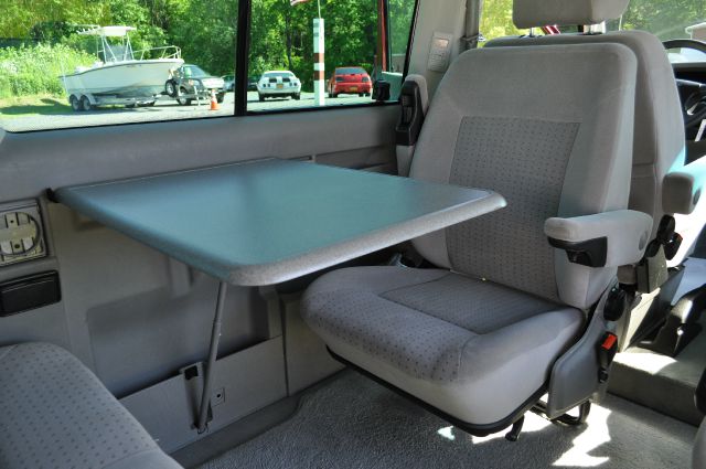 Volkswagen EuroVan 2003 photo 1