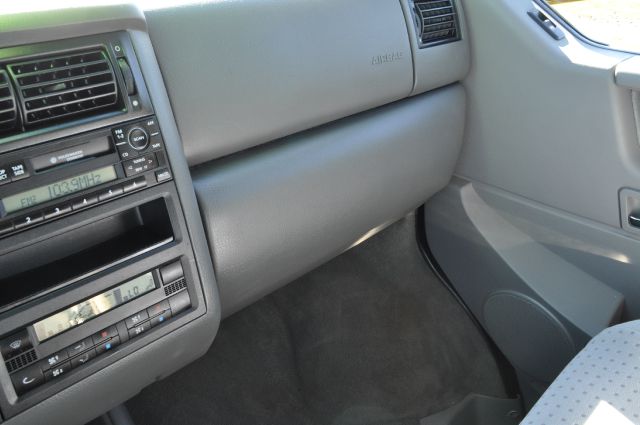 Volkswagen EuroVan 2003 photo 4