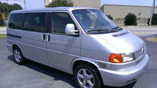 Volkswagen EuroVan 2003 photo 1