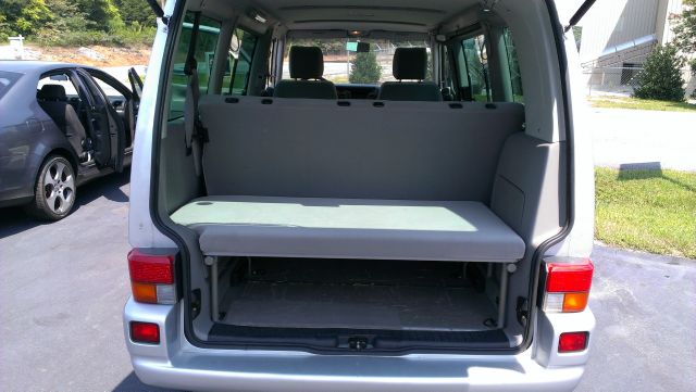 Volkswagen EuroVan 2003 photo 2