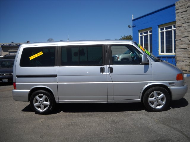 Volkswagen EuroVan 2003 photo 2