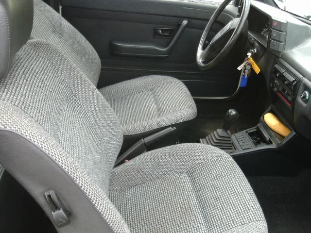 Volkswagen Fox 1987 photo 3