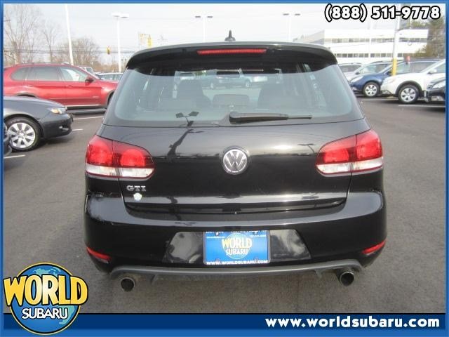 Volkswagen GTI 2010 photo 2