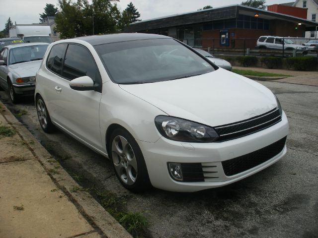Volkswagen GTI 2010 photo 2