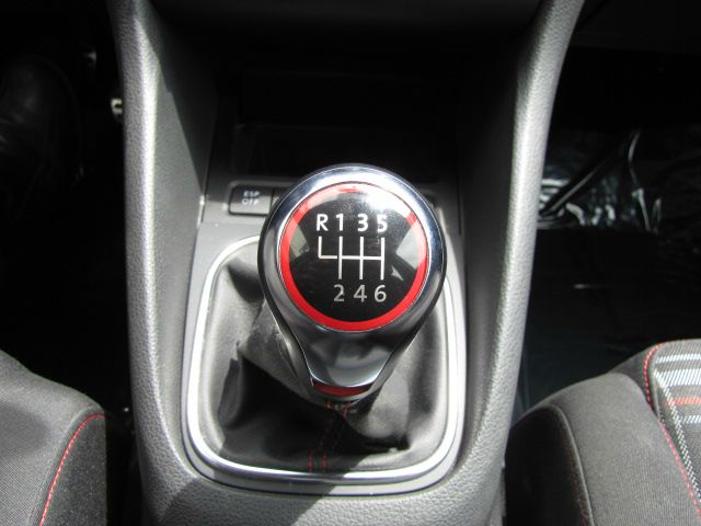 Volkswagen GTI 2010 photo 8